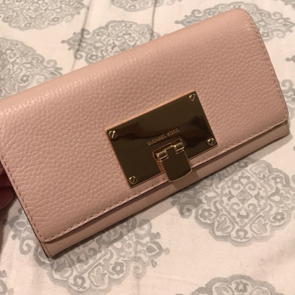 Michael Kors baby pink wallet